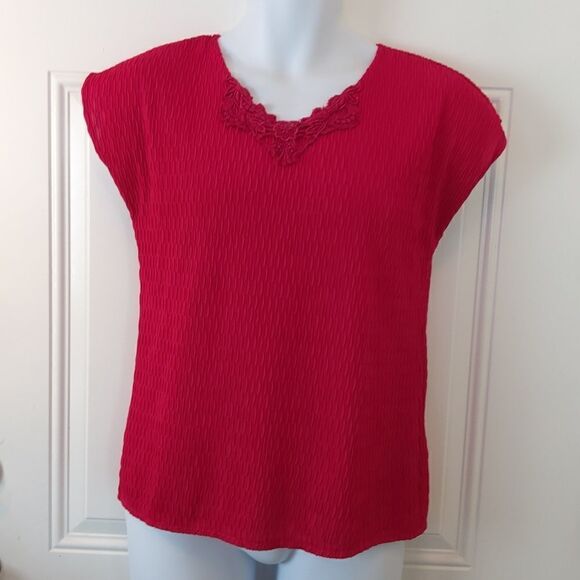 (3/$20) Lisa Josephs red cap sleeve textured blouse with lace - Picture 1 of 8